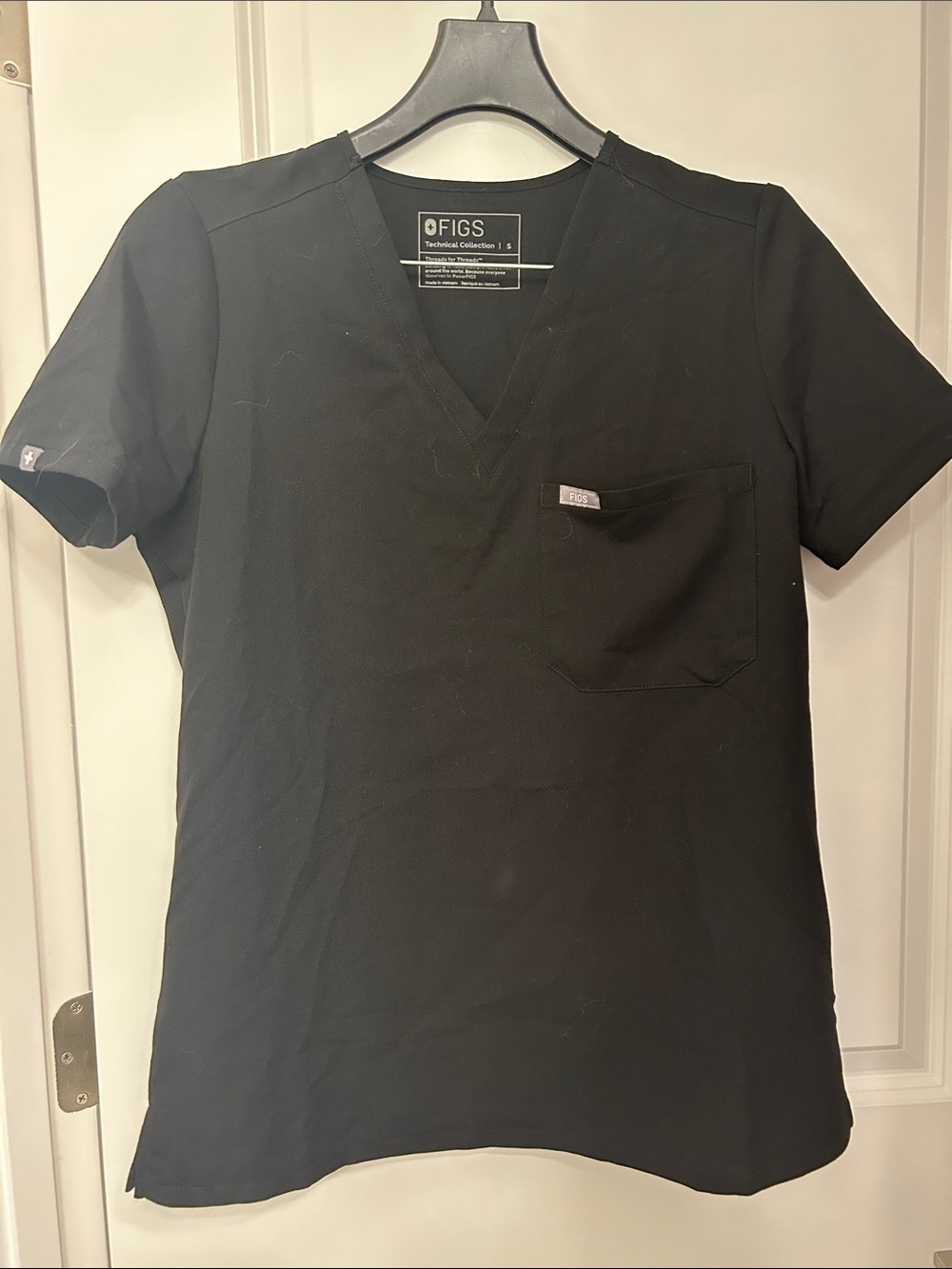 FIGS Women’s Black Catarina Scrub Top